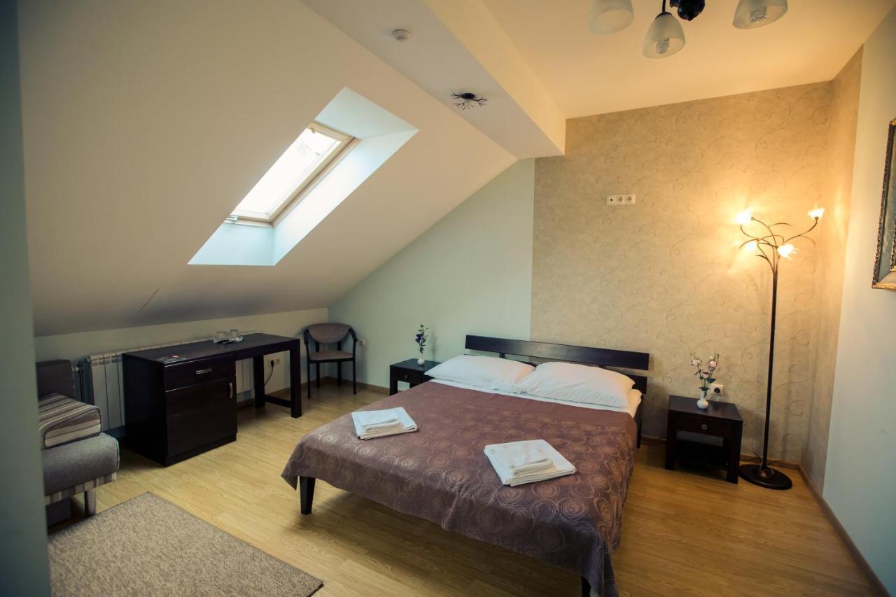 Premiere Hotel Khust Eksteriør bilde