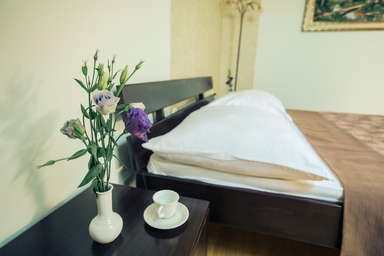 Premiere Hotel Khust Eksteriør bilde
